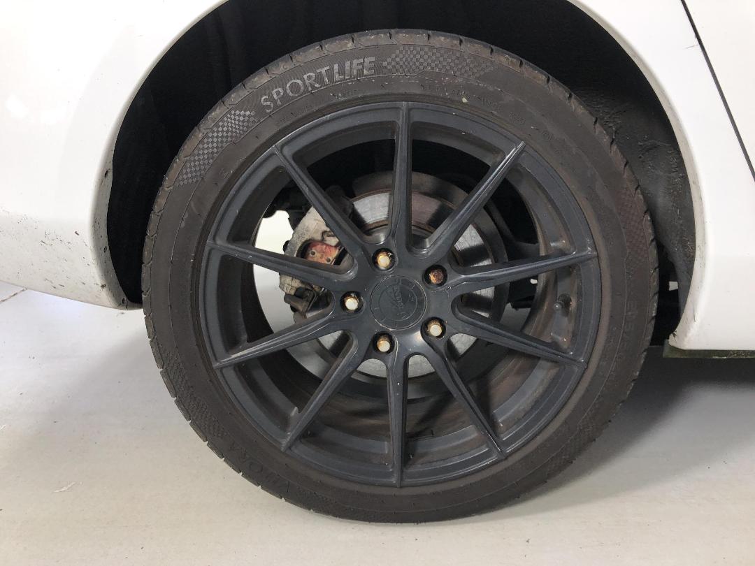 Photo '8' of Mazda Axela Photo '8' of Mazda Axela