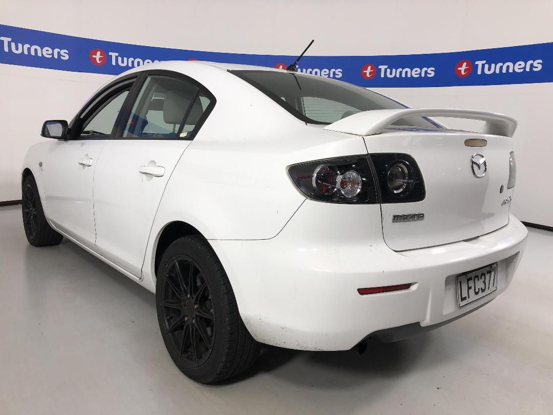 Photo '10' of Mazda Axela Photo '10' of Mazda Axela