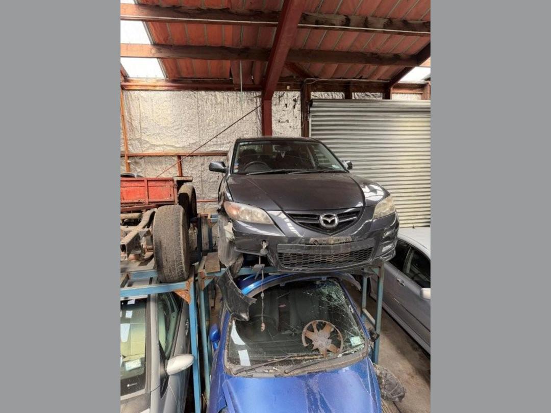 Photo '9' of Mazda Axela Photo '9' of Mazda Axela