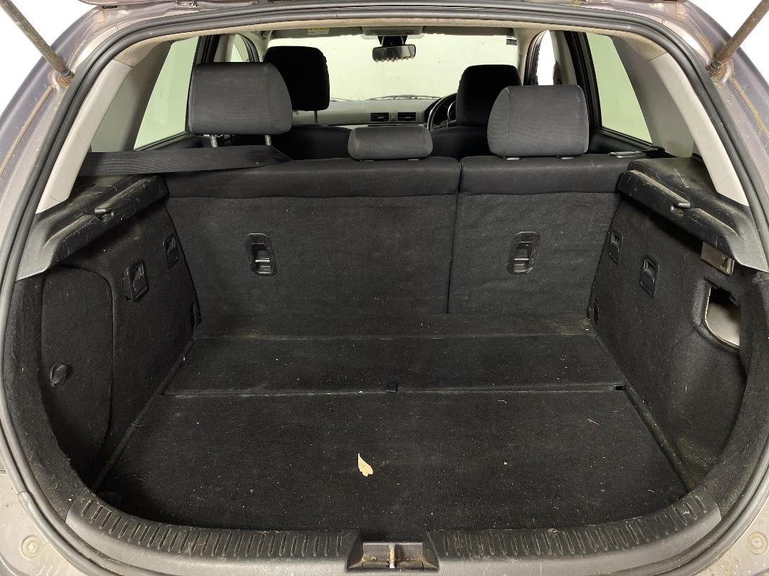 Photo '14' of Mazda Axela Photo '14' of Mazda Axela