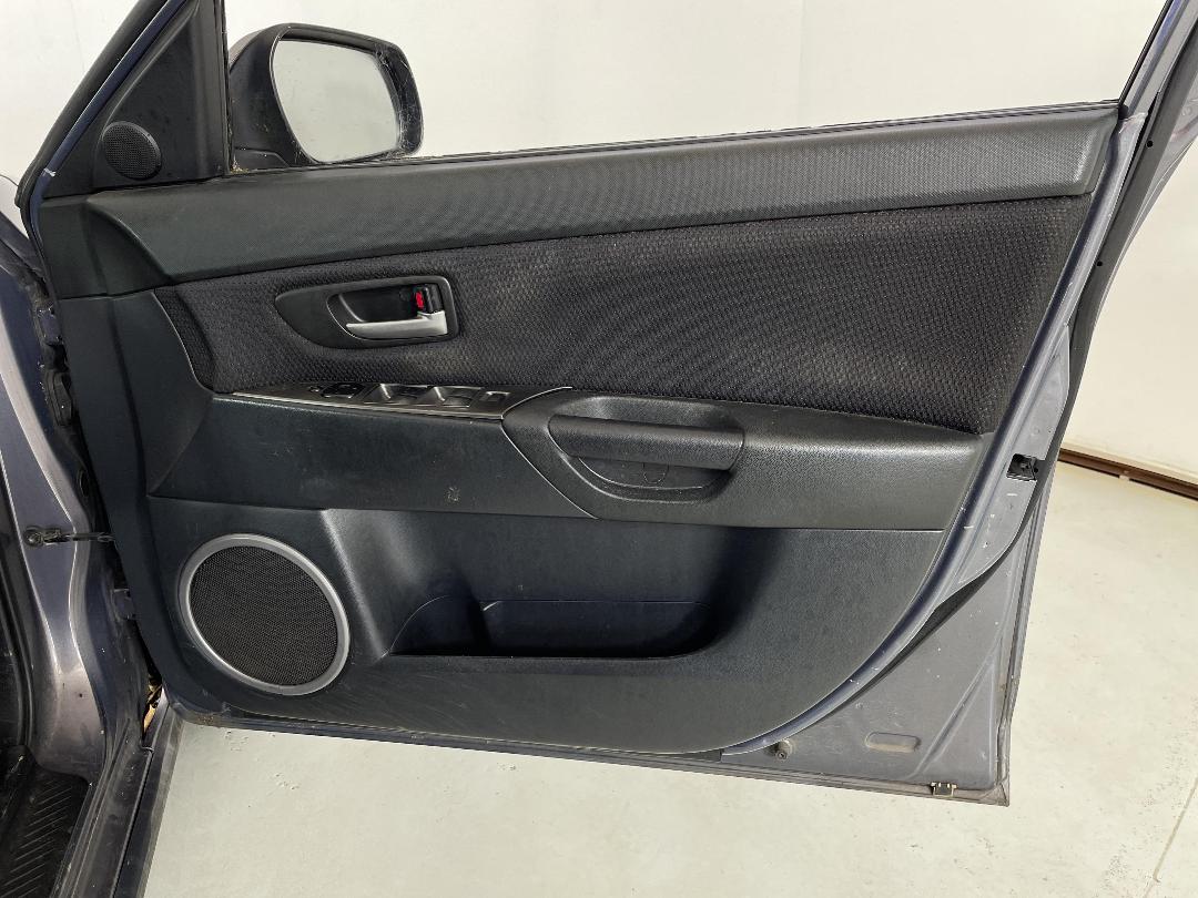 Photo '15' of Mazda Axela Photo '15' of Mazda Axela