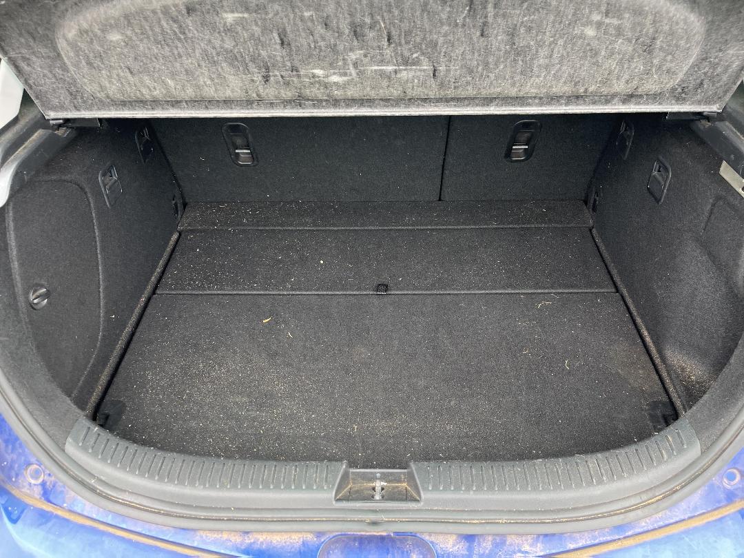 Photo '8' of Mazda Axela