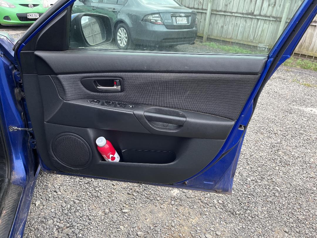 Photo '9' of Mazda Axela