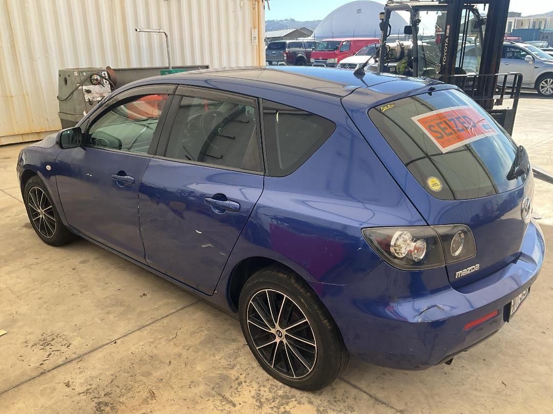 Photo '6' of Mazda Axela