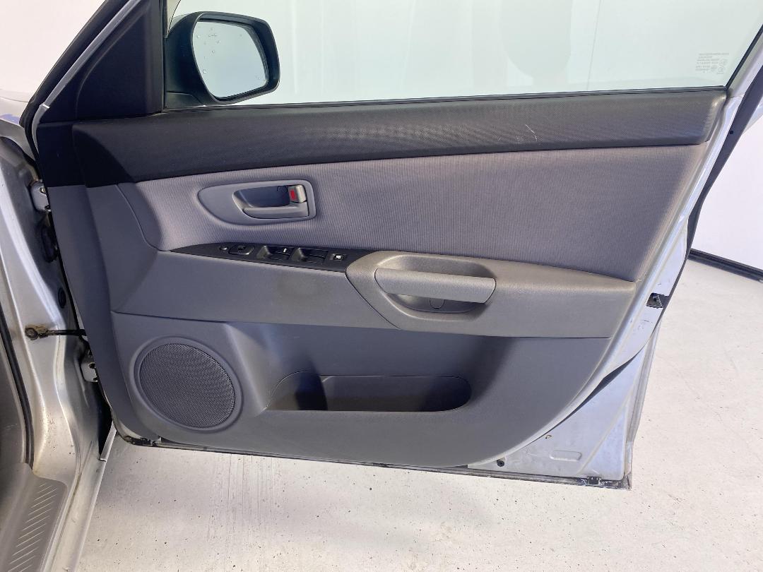 Photo '15' of Mazda Axela