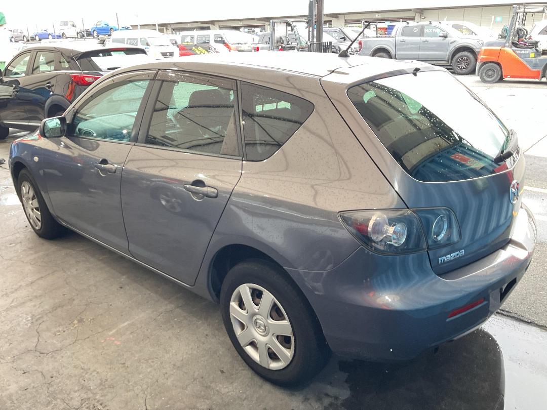 Photo '11' of Mazda Axela