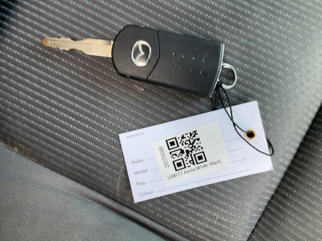 Photo '24' of Mazda Axela