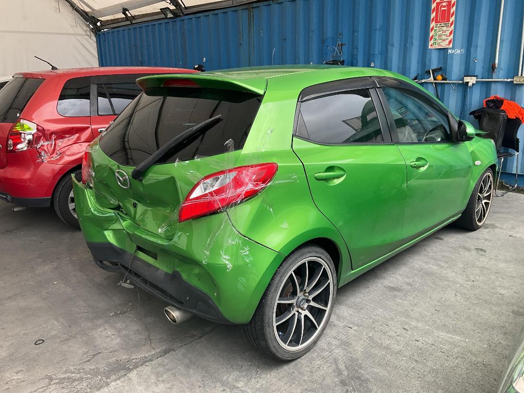 Photo '5' of Mazda Demio Photo '5' of Mazda Demio