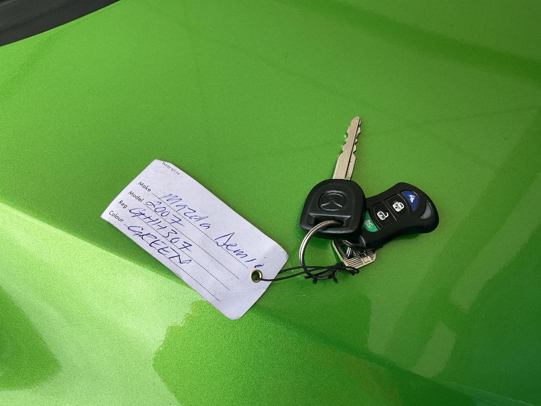 Photo '11' of Mazda Demio Photo '11' of Mazda Demio