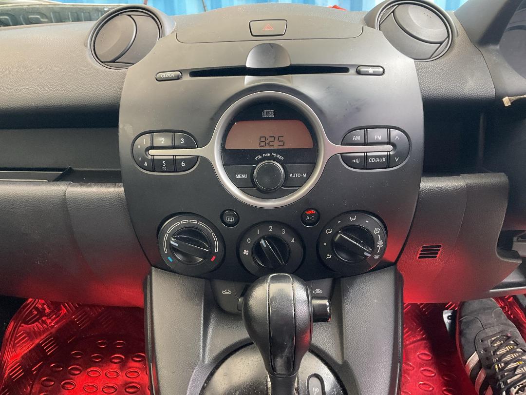 Photo '10' of Mazda Demio Photo '10' of Mazda Demio