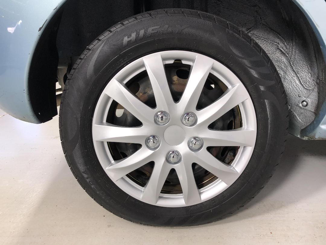 Photo '12' of Mazda Demio Photo '12' of Mazda Demio