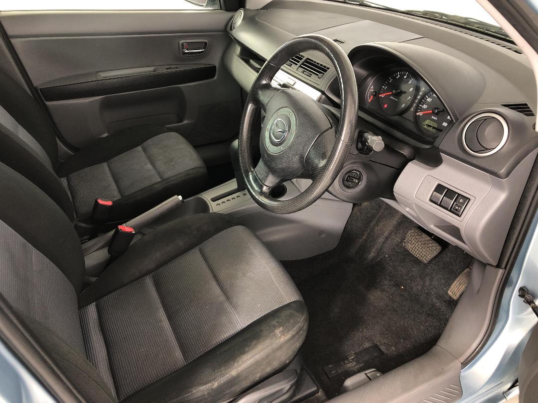 Photo '16' of Mazda Demio Photo '16' of Mazda Demio