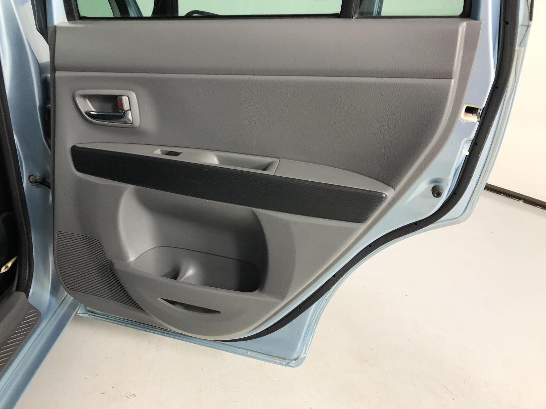 Photo '19' of Mazda Demio Photo '19' of Mazda Demio