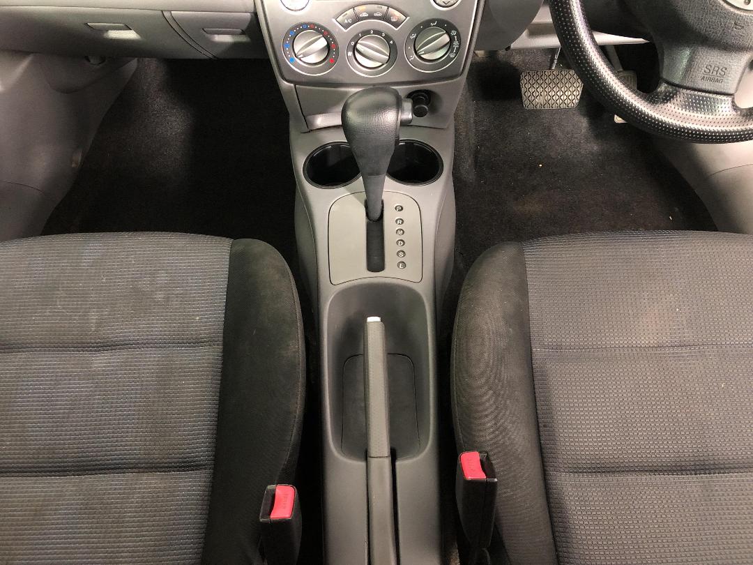 Photo '18' of Mazda Demio Photo '18' of Mazda Demio