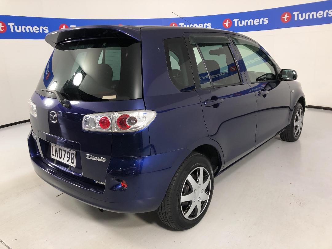 Photo '7' of Mazda Demio Photo '7' of Mazda Demio