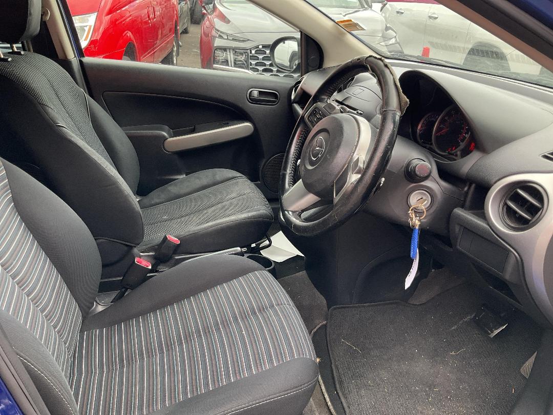 Photo '7' of Mazda Demio