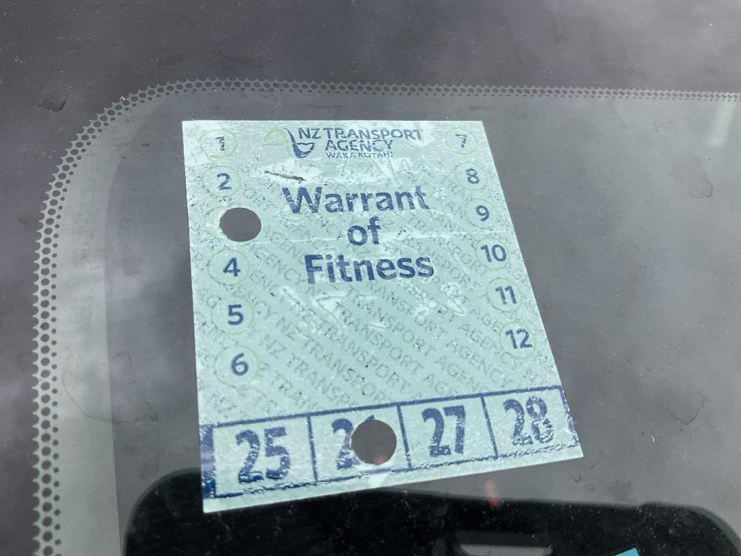 Photo '12' of Mazda Demio