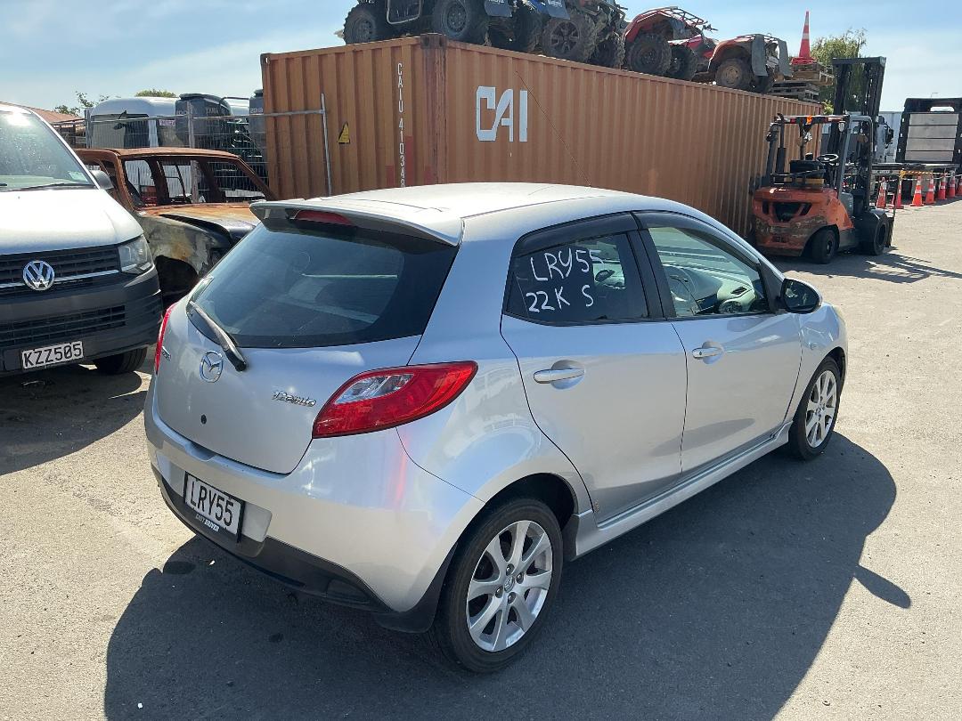 Photo '6' of Mazda Demio Photo '6' of Mazda Demio