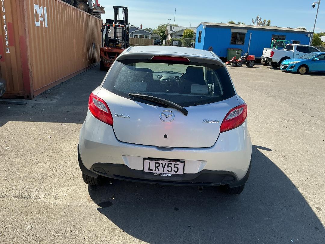 Photo '5' of Mazda Demio Photo '5' of Mazda Demio