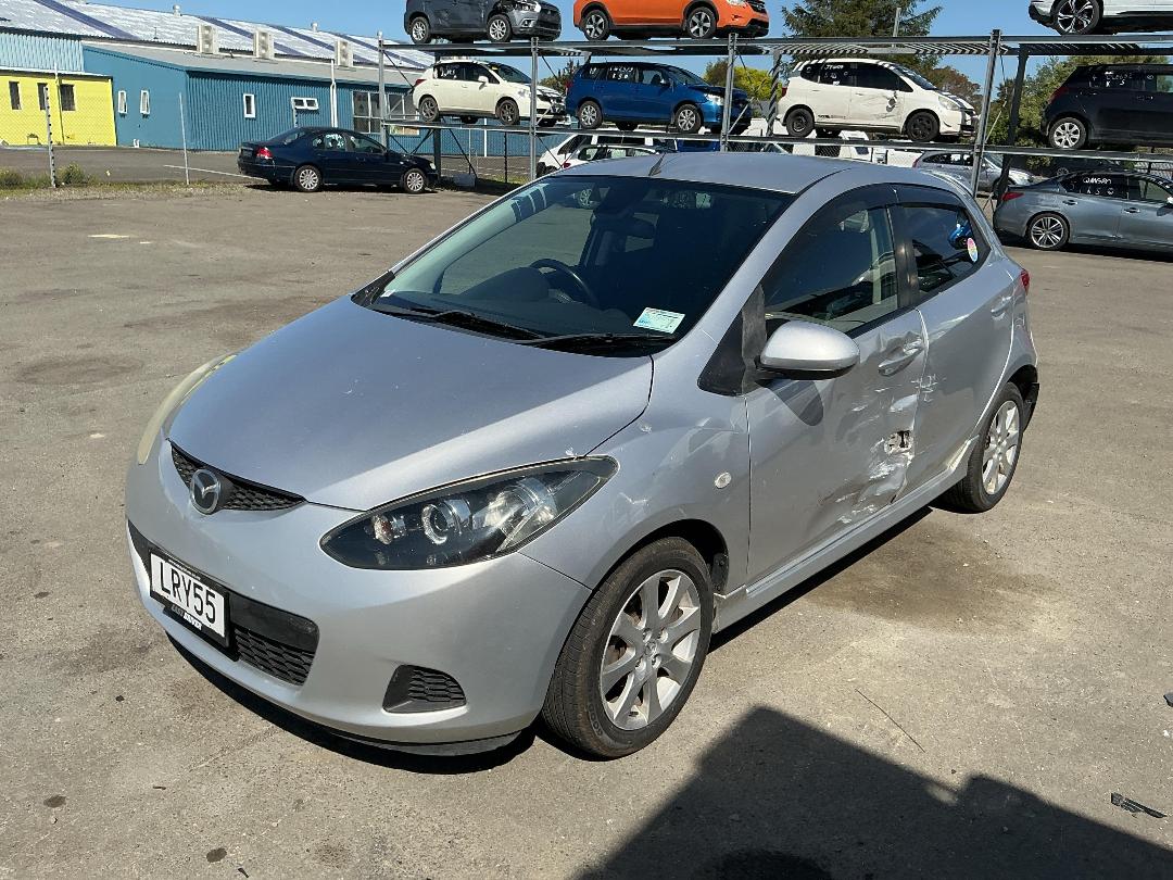 Photo '3' of Mazda Demio Photo '3' of Mazda Demio