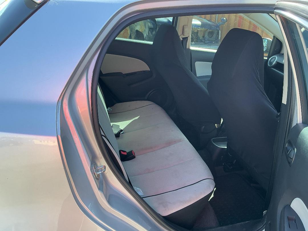 Photo '17' of Mazda Demio Photo '17' of Mazda Demio