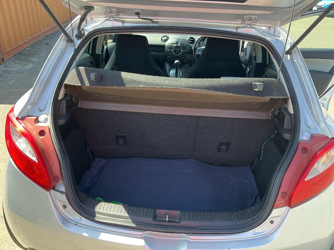 Photo '18' of Mazda Demio Photo '18' of Mazda Demio