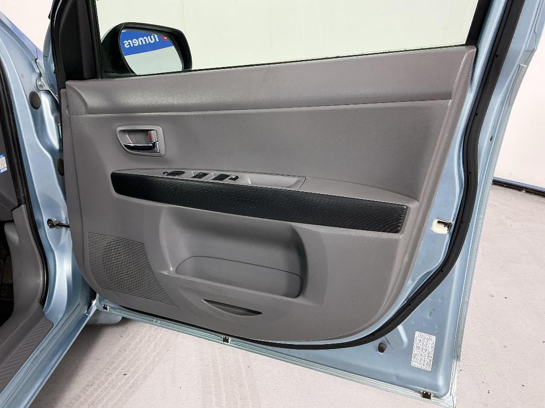 Photo '15' of Mazda Demio Photo '15' of Mazda Demio