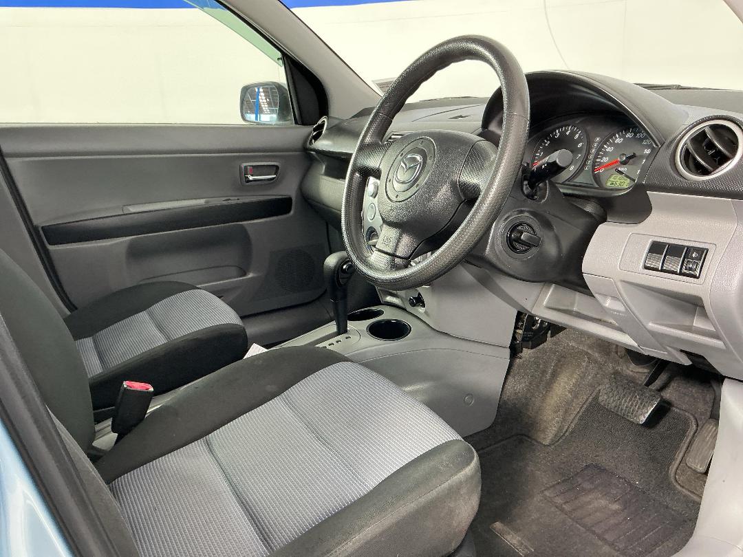 Photo '16' of Mazda Demio Photo '16' of Mazda Demio