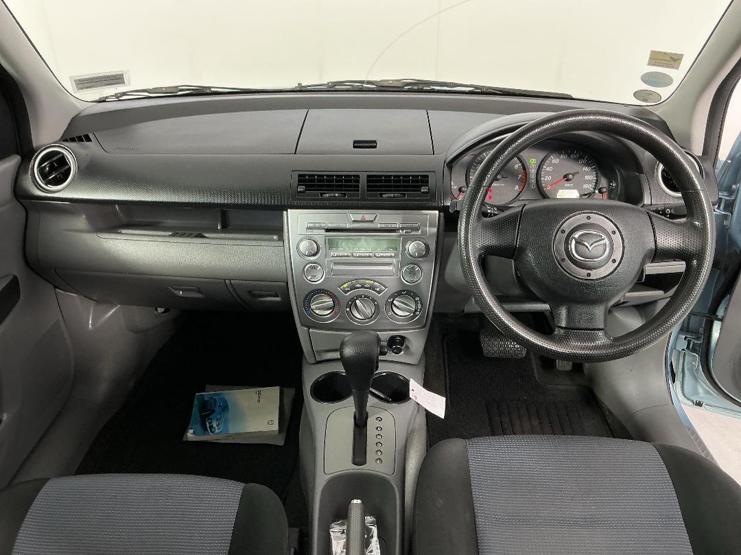 Photo '17' of Mazda Demio Photo '17' of Mazda Demio