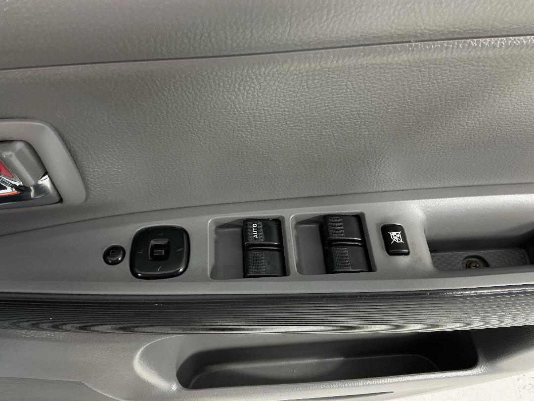 Photo '23' of Mazda Demio Photo '23' of Mazda Demio