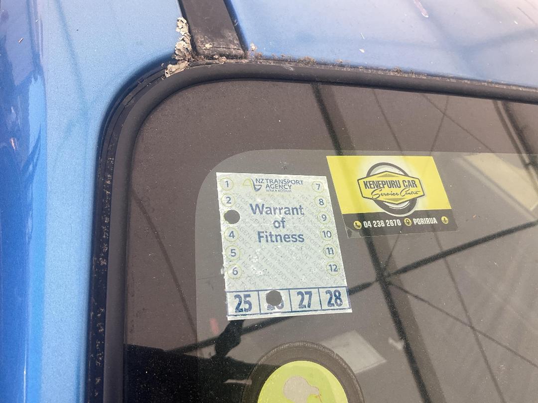 Photo '12' of Mazda Demio