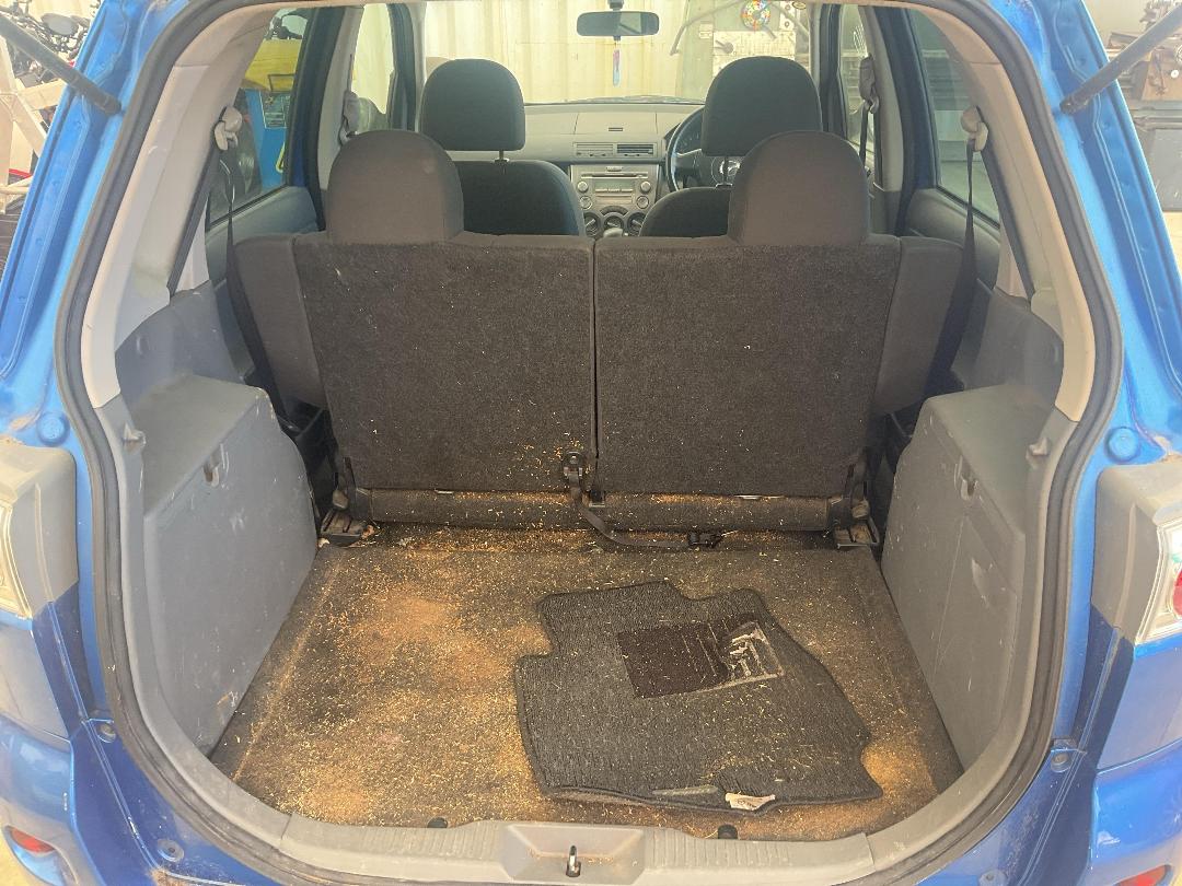 Photo '11' of Mazda Demio