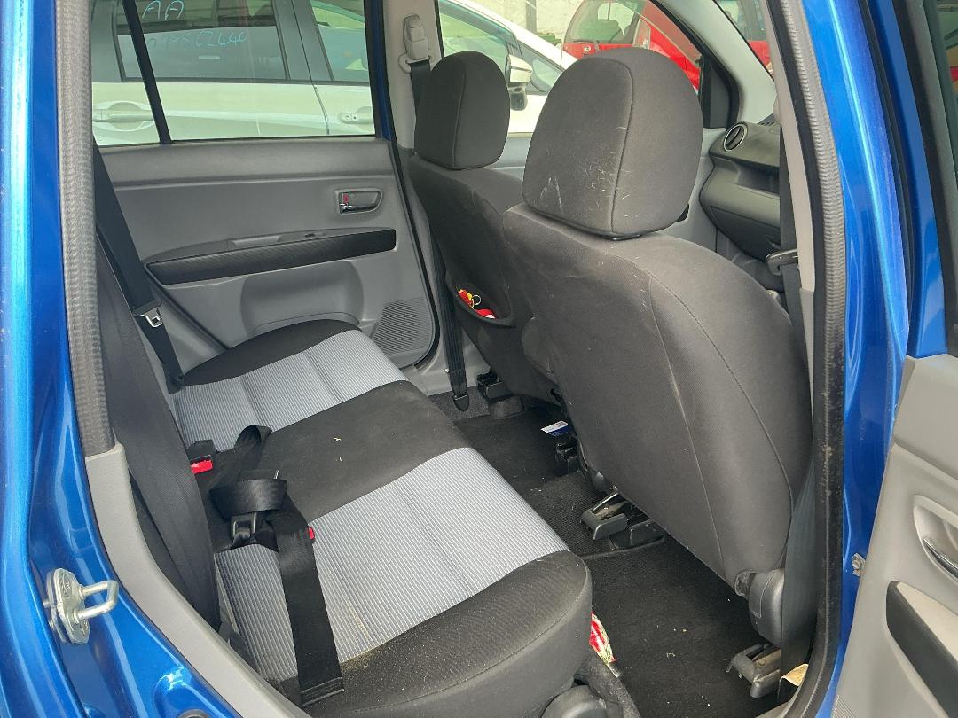 Photo '8' of Mazda Demio 1300