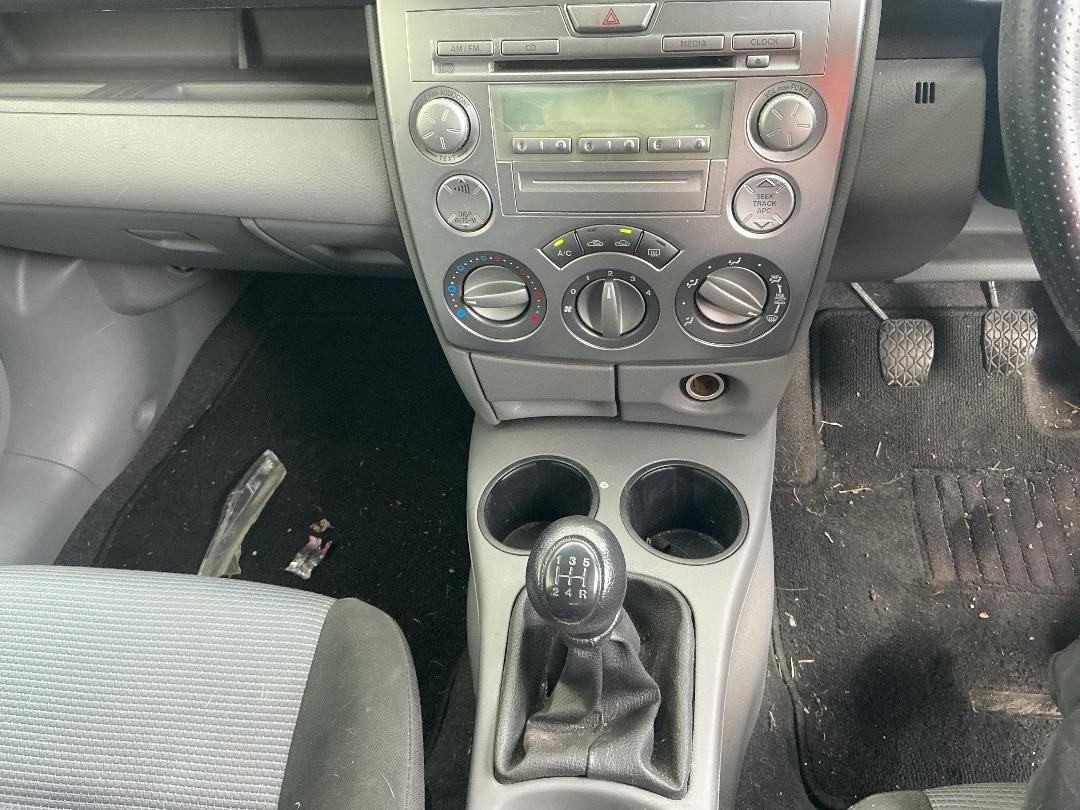 Photo '11' of Mazda Demio 1300