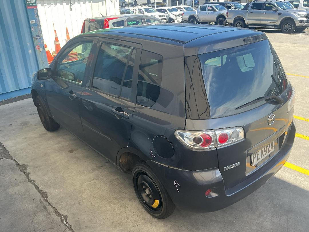 Photo '7' of Mazda Demio
