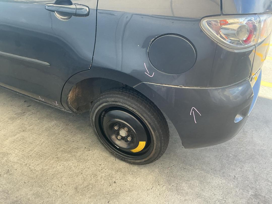 Photo '8' of Mazda Demio