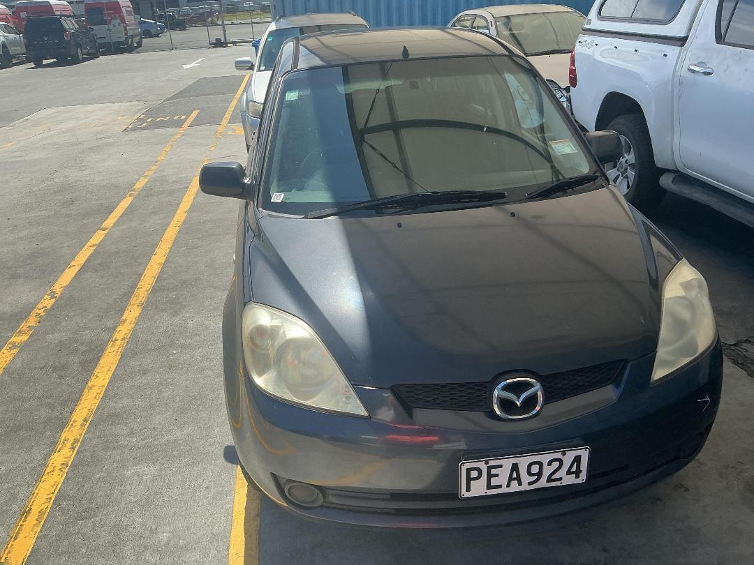 Photo '4' of Mazda Demio