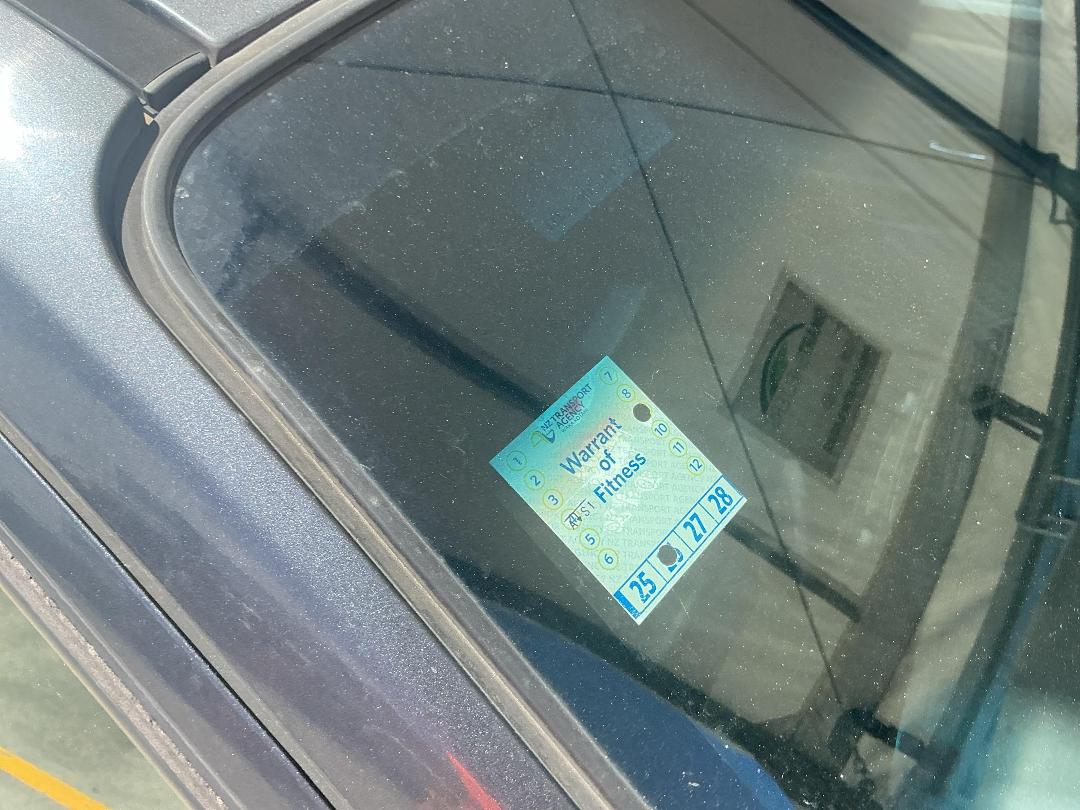 Photo '21' of Mazda Demio