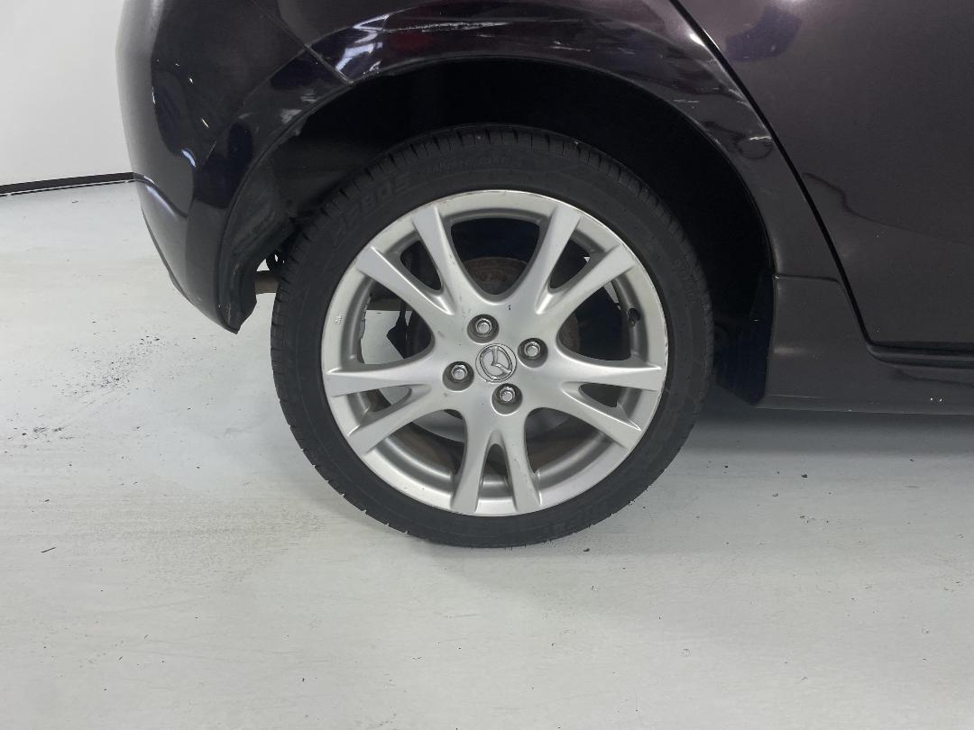 Photo '12' of Mazda Demio