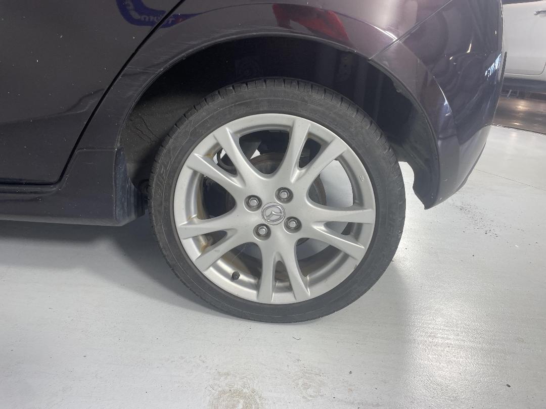 Photo '11' of Mazda Demio