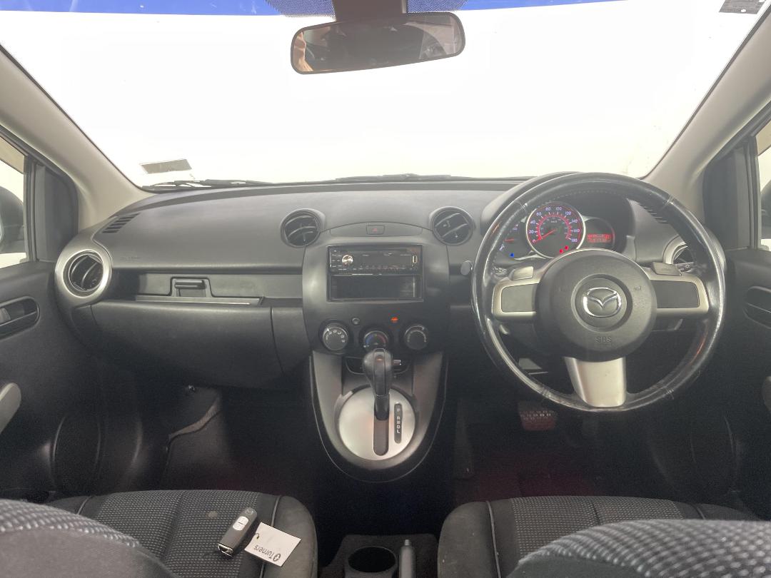 Photo '17' of Mazda Demio