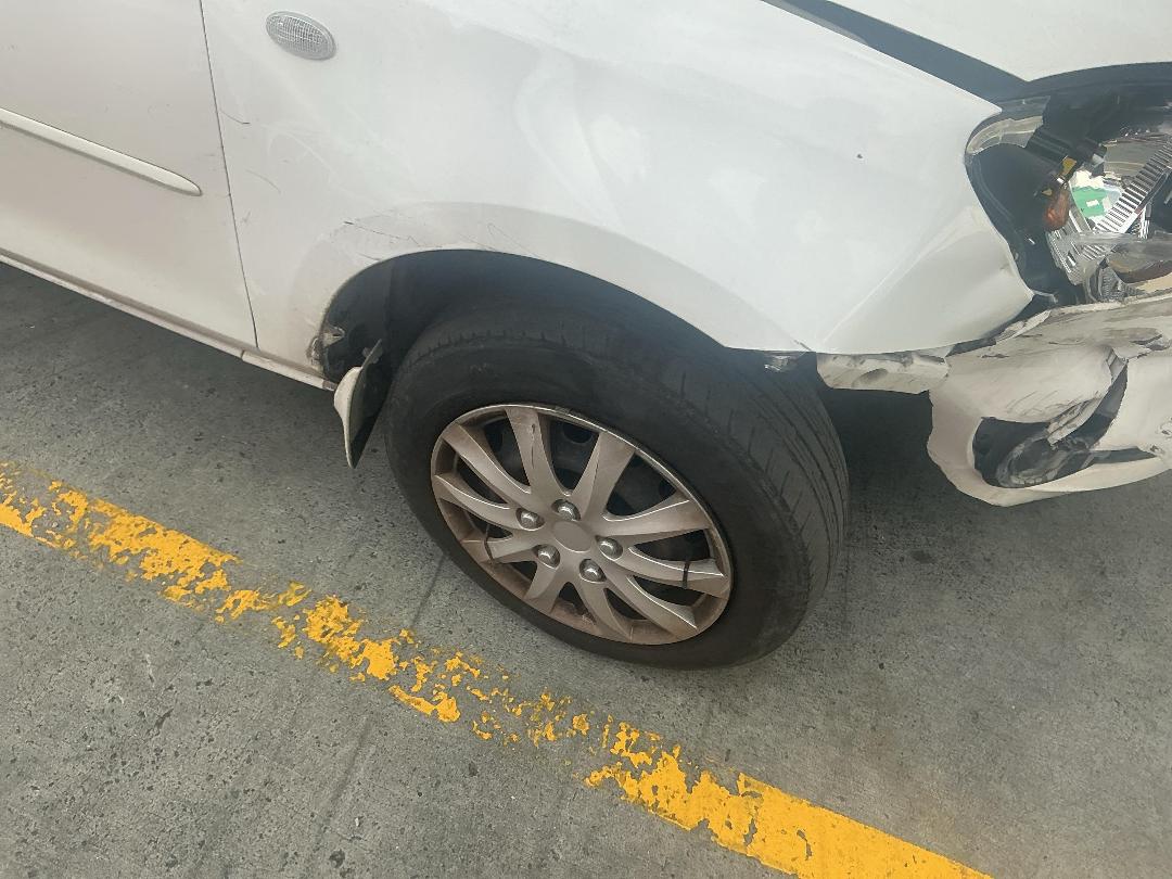 Photo '2' of Mazda Demio