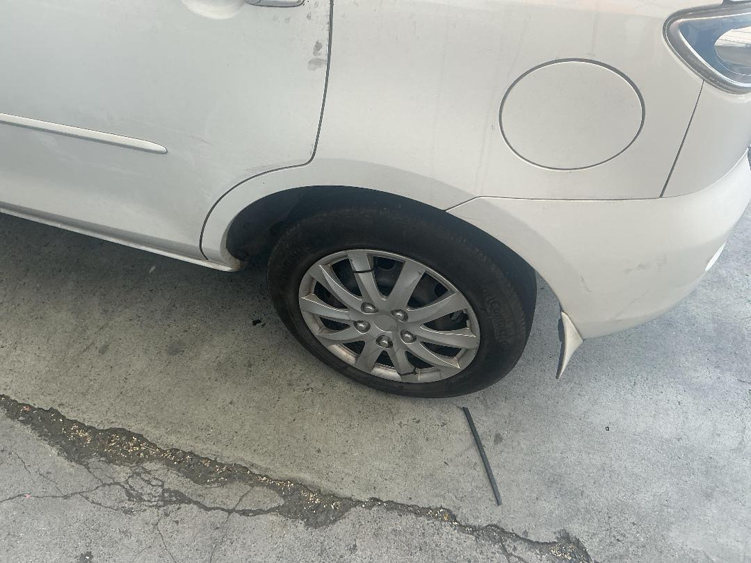 Photo '8' of Mazda Demio