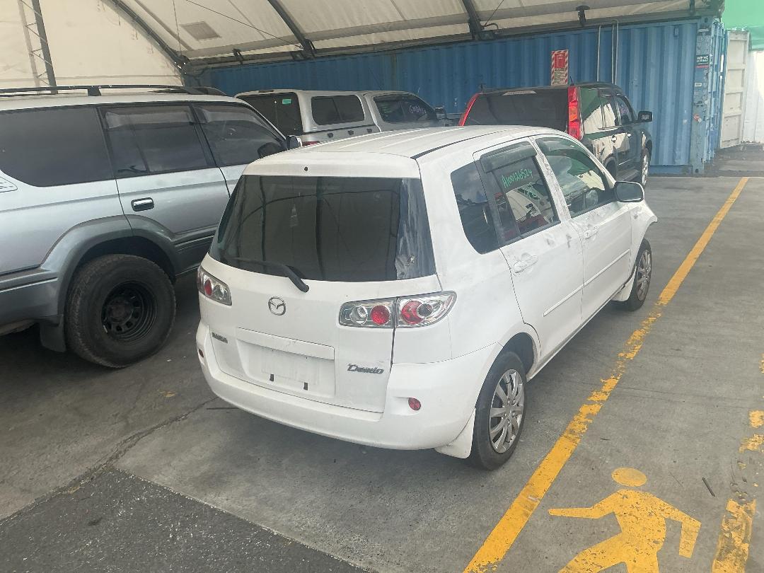 Photo '11' of Mazda Demio