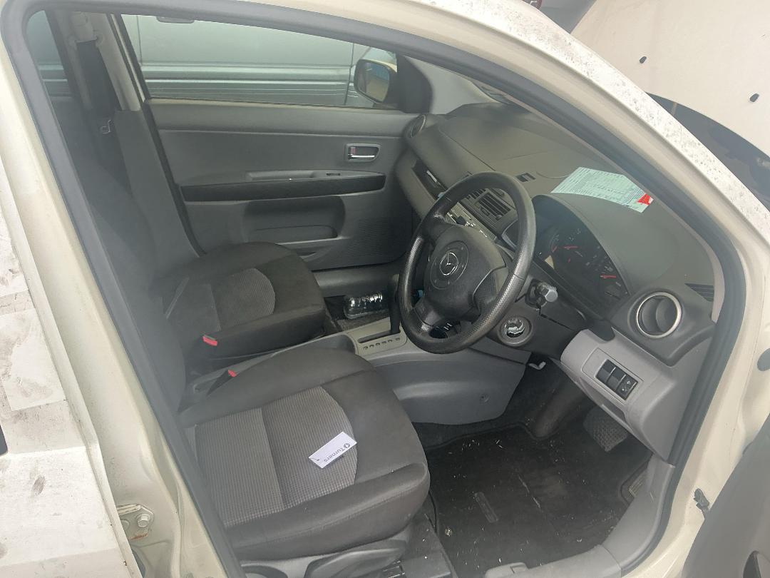 Photo '18' of Mazda Demio