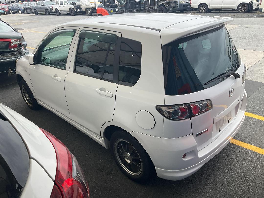 Photo '6' of Mazda Demio Photo '6' of Mazda Demio