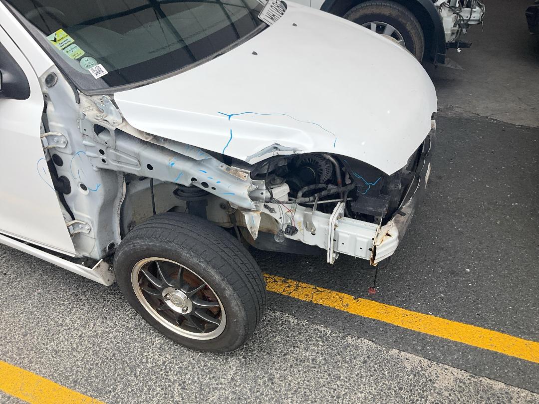 Photo '3' of Mazda Demio Photo '3' of Mazda Demio