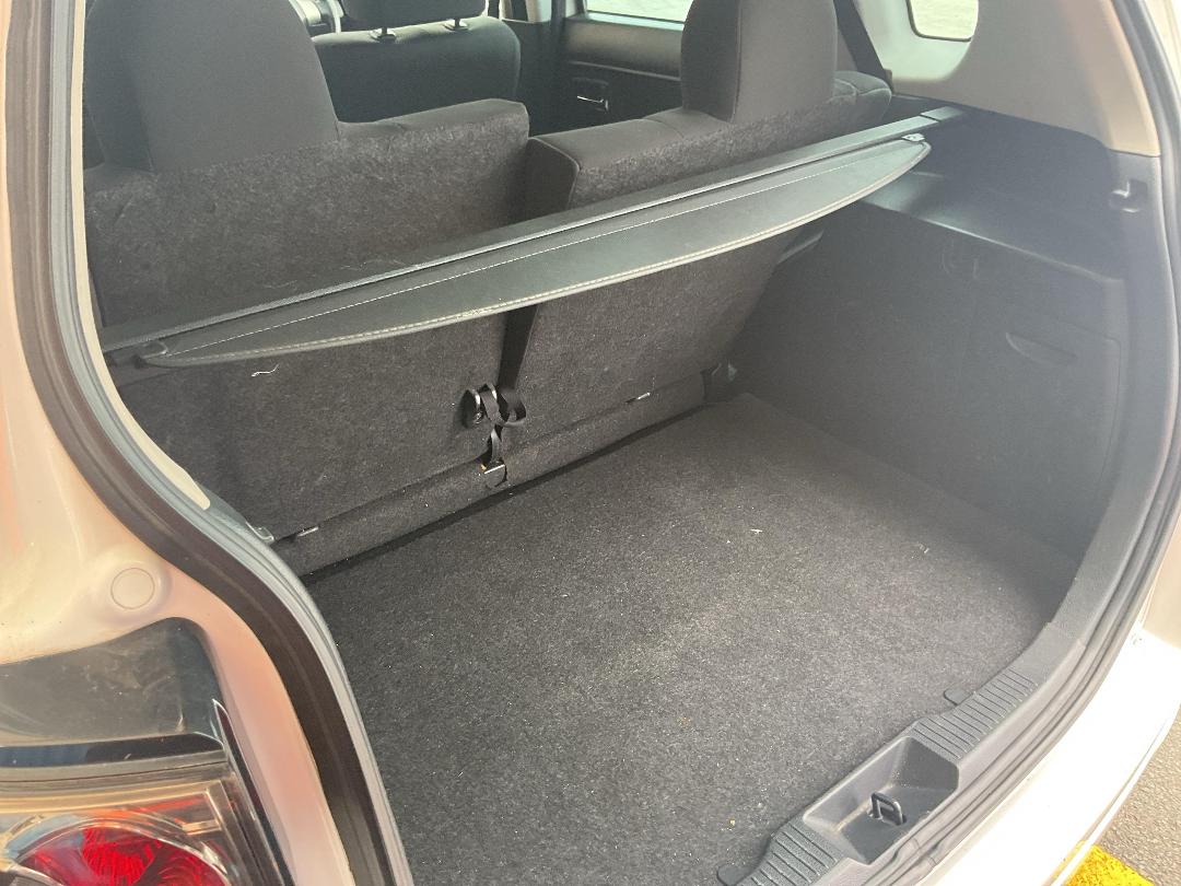 Photo '17' of Mazda Demio Photo '17' of Mazda Demio