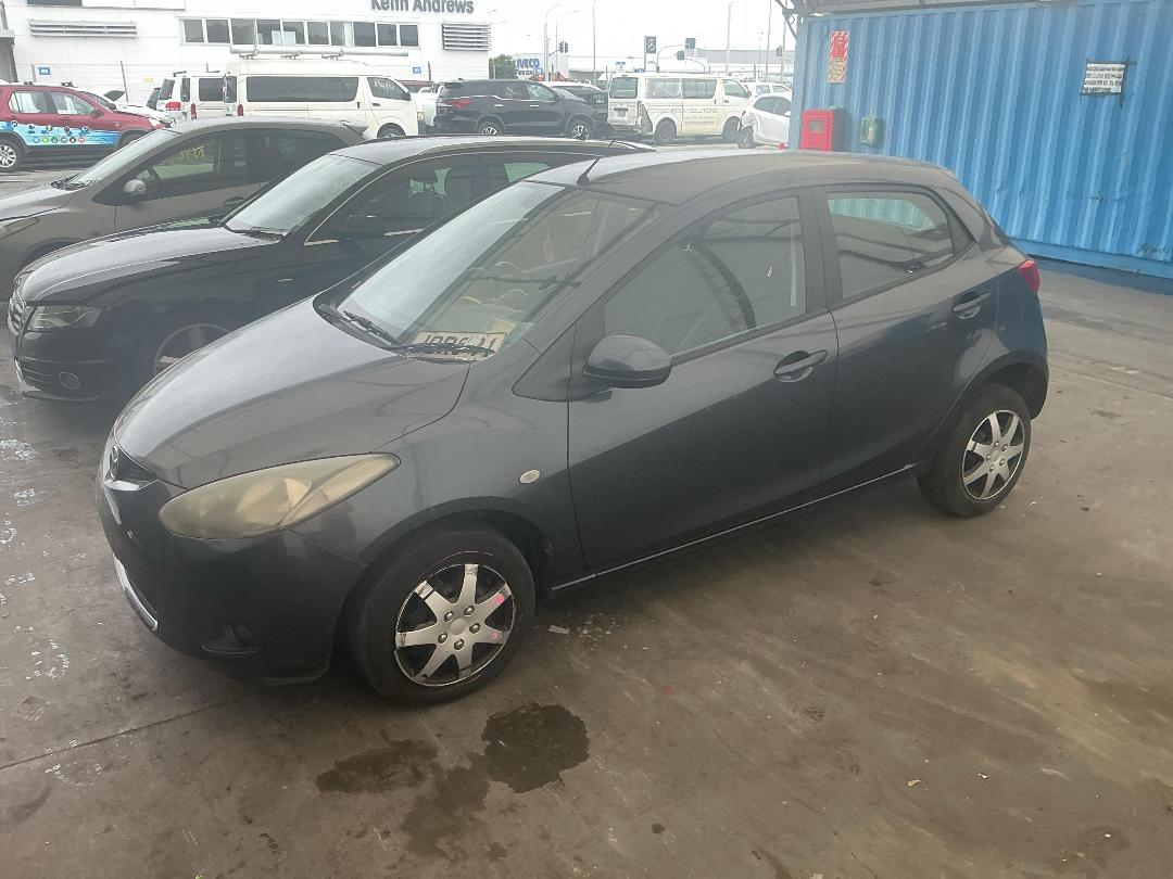 Photo '5' of Mazda Demio Photo '5' of Mazda Demio