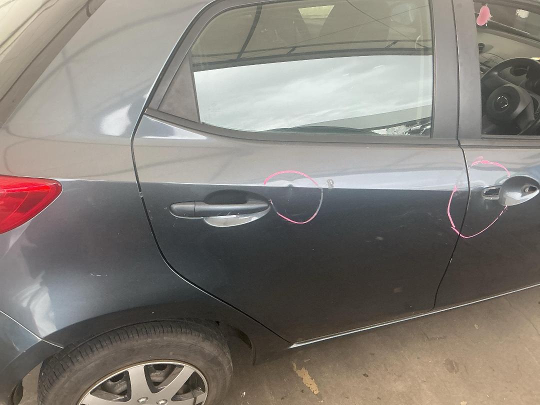 Photo '12' of Mazda Demio Photo '12' of Mazda Demio